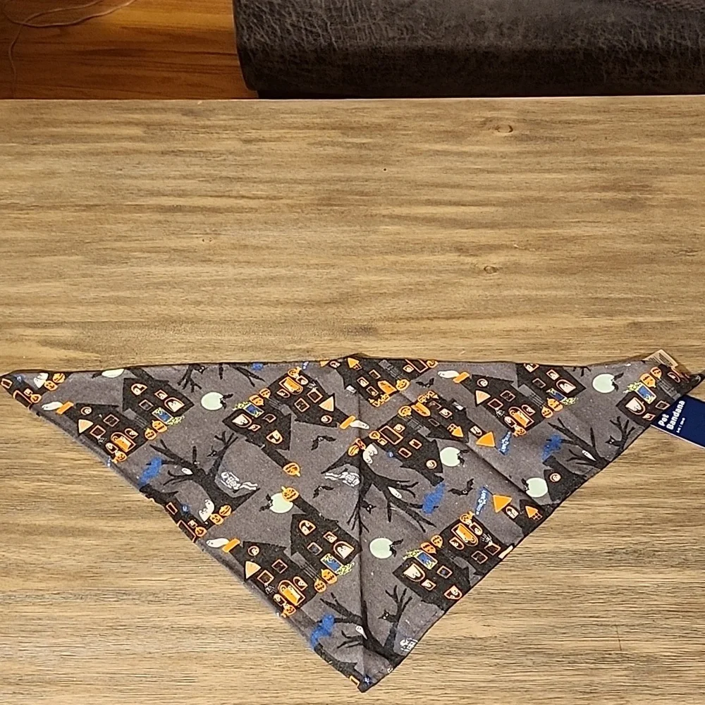 NWT Old Navy Pet Halloween Themed Bandana Size Small